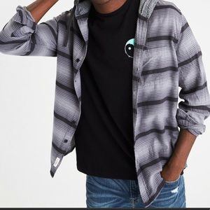 American eagle men’s gray hooded flannel shirt